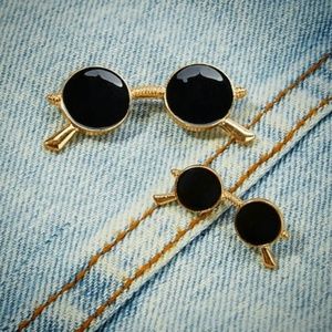 Chic sunglasses brooch